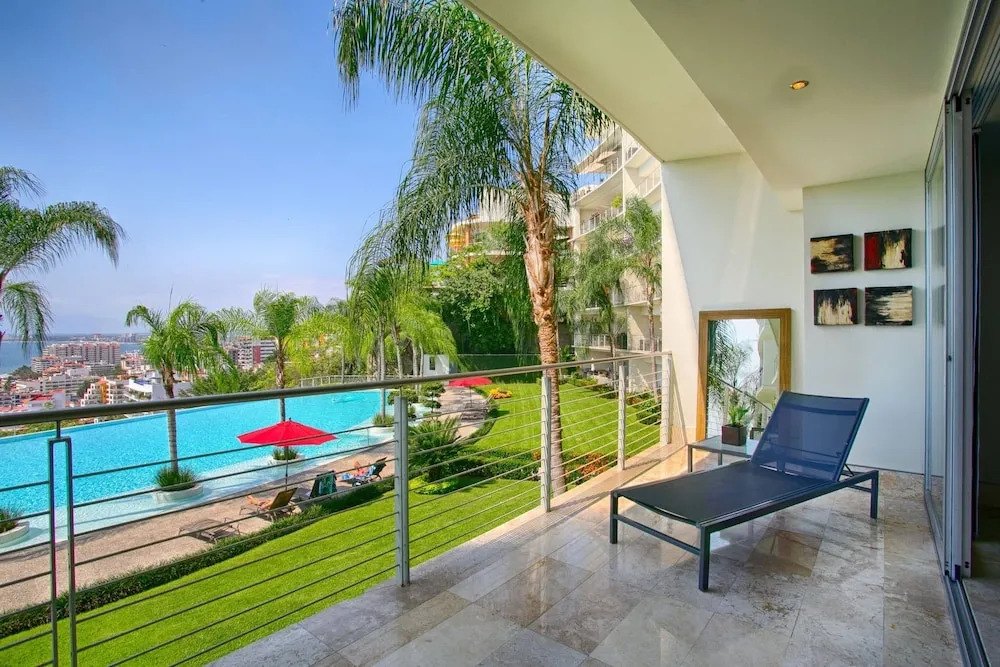 Bay View Modern Condo Paramount Bay At Amapas