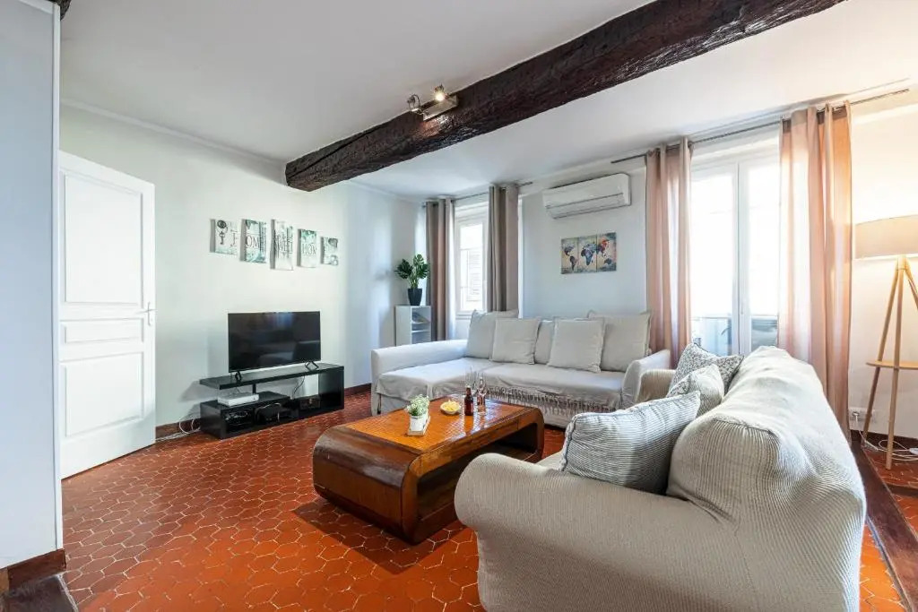 Large 3 Bdr Old Town - AC