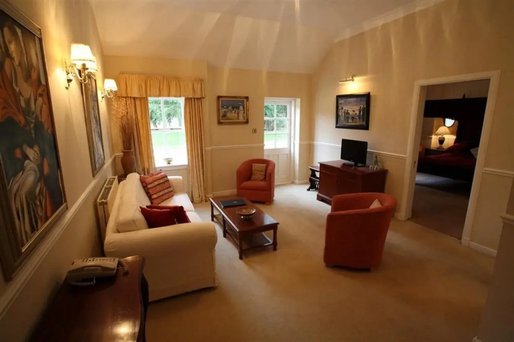 Melville Castle Hotel