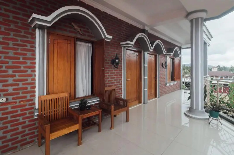 OYO 1300 Crecia Guest House