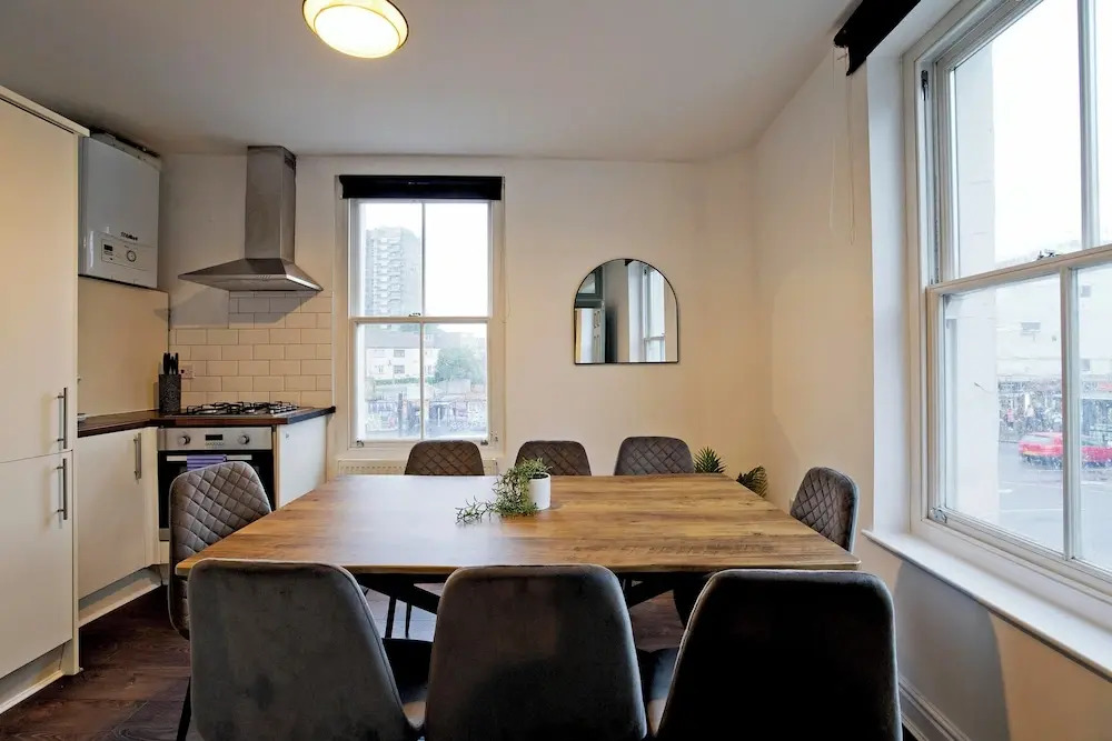 Imperial Corner House-Whitechapel Apartment
