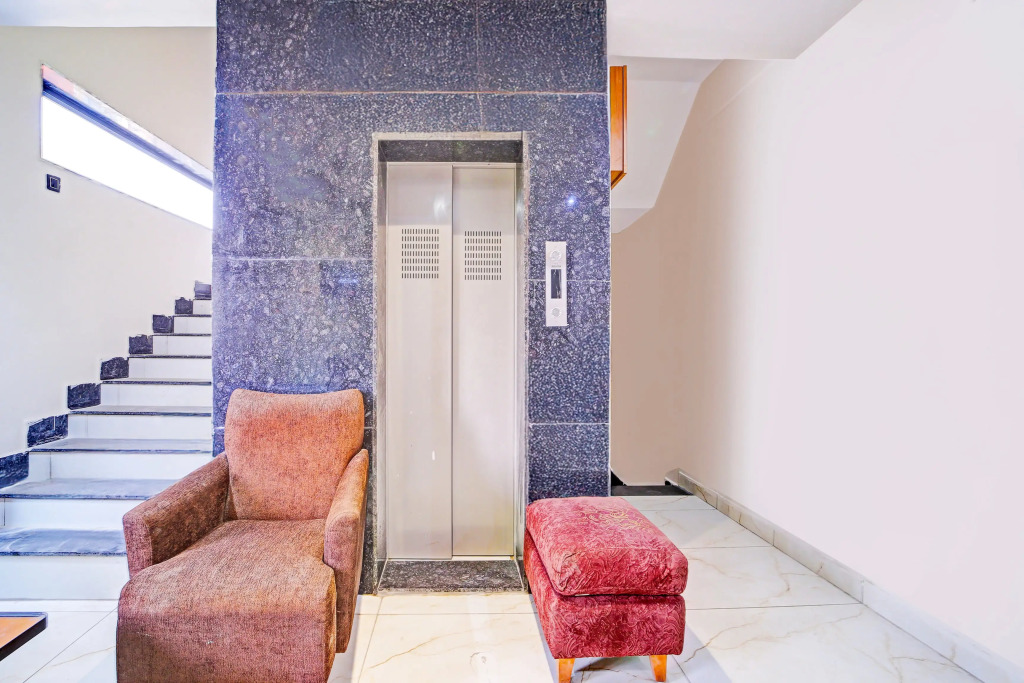 Fabhotel Grand Vista