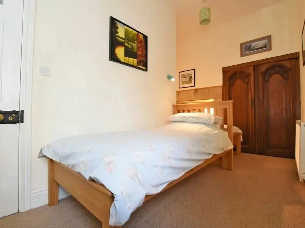 Riverbank Cottage