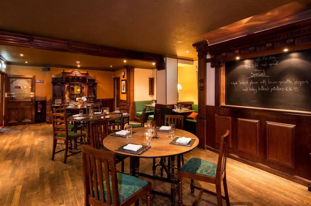 Glen Mhor Hotel at Uile-bheist Brewstillery