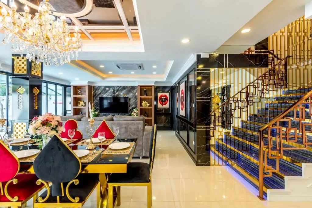 Exquisite Pool Villa K - Pattaya 6BD Pool Villa