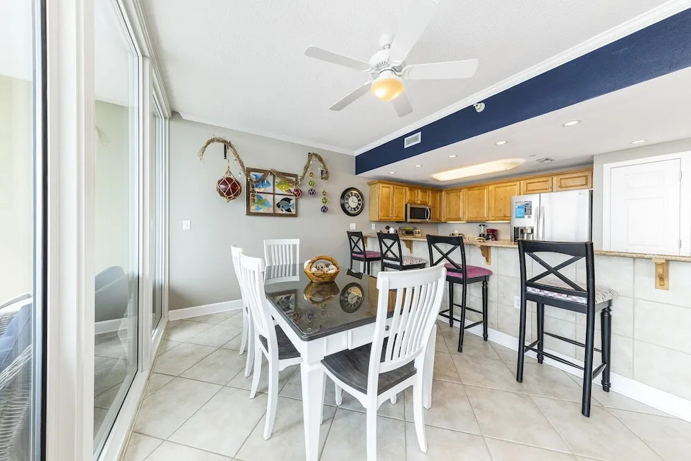 Sanibel Condos by Hosteeva