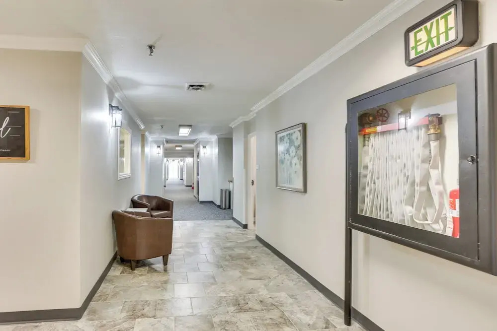 Quiet Oakland City Studio: Walk Downtown!