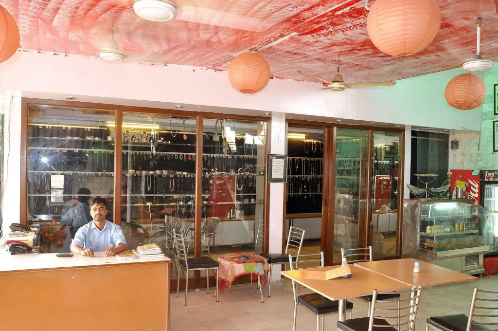 Anoop Hotel