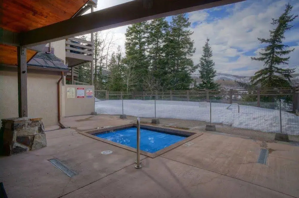 Abode at Ontario Lodge