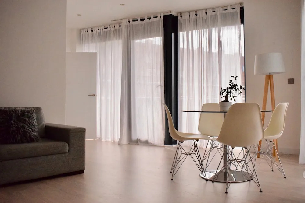 Bright 1 Bedroom Apartment in South London