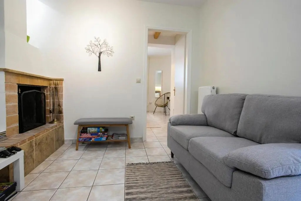 Anavyssos 1 bedrm 4 prs flat 5min walk from Beach