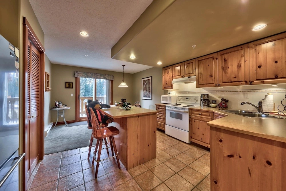 Timberline Village #15 by Bear Country