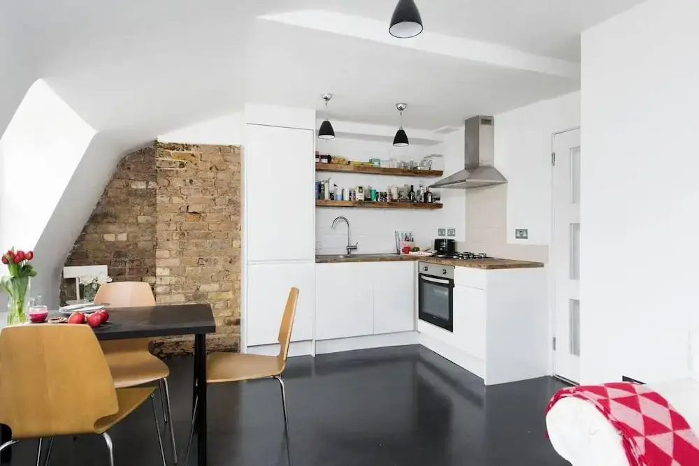 Beautiful And Central 2BR Loft Apartment
