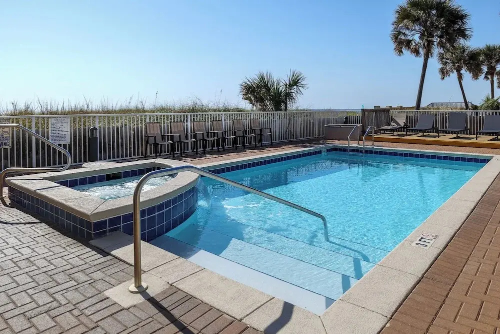 Sea Dunes 402 - Sunny Dolphin