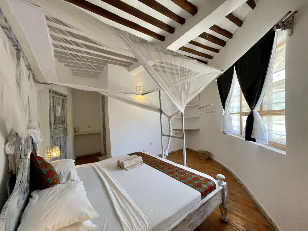 Duara House