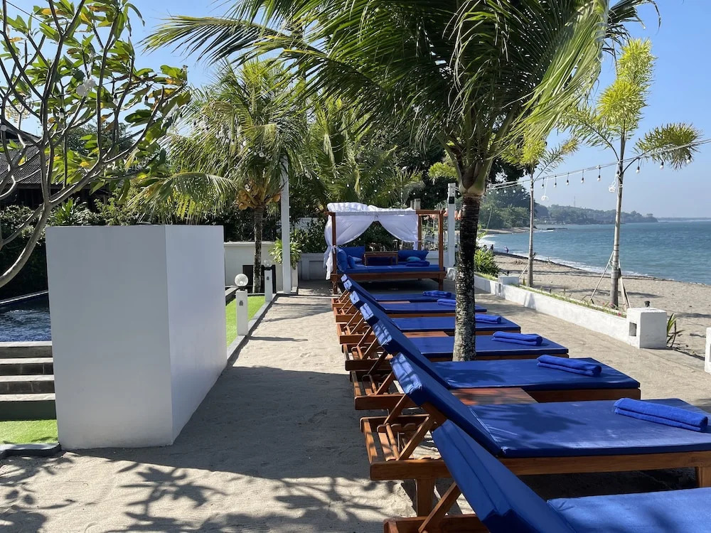 Beach Club Lombok by Bale Solah
