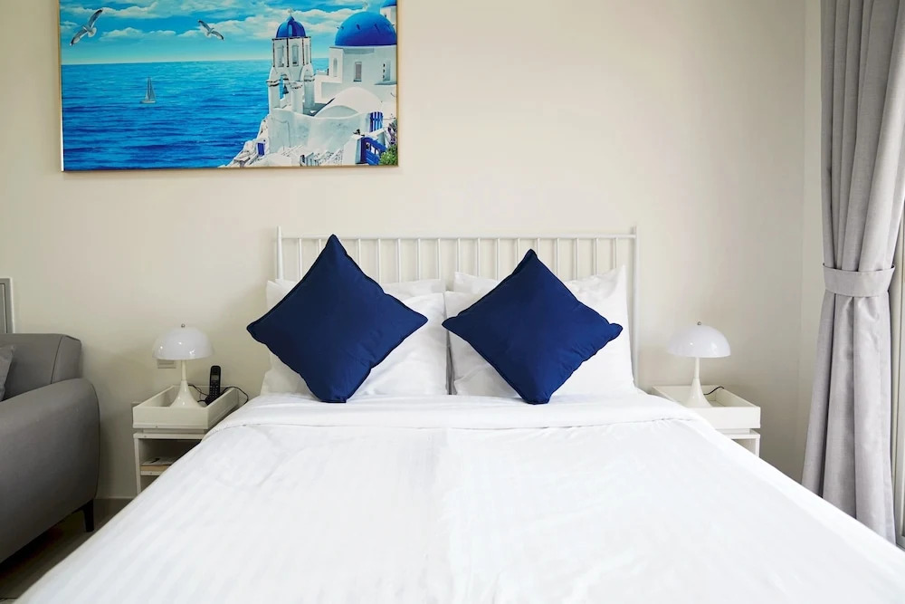 Stunning Sea View Apt. With Balcony - RAK