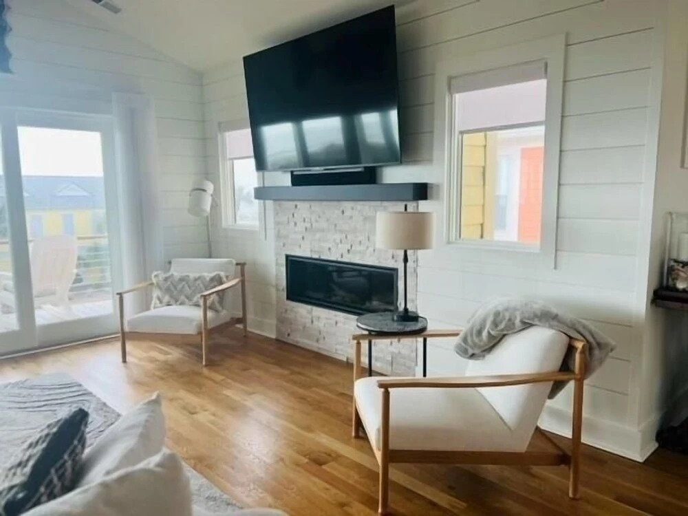 The Rainbow Connection 4 Bedroom Home by RedAwning