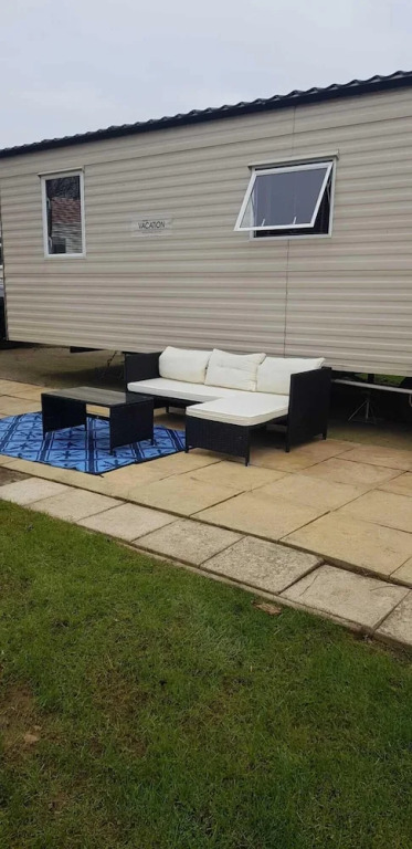 Inviting 3-bed Caravan on Sand Le Mere, Tunstall