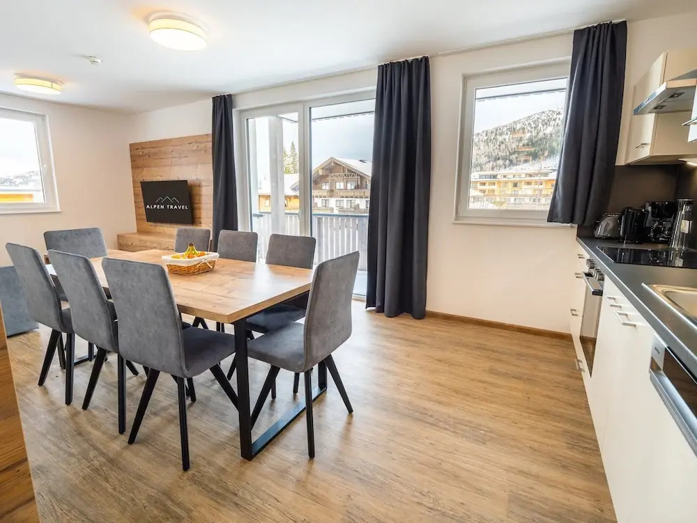 Spacious Apartment With Terrace for 8 Guests
