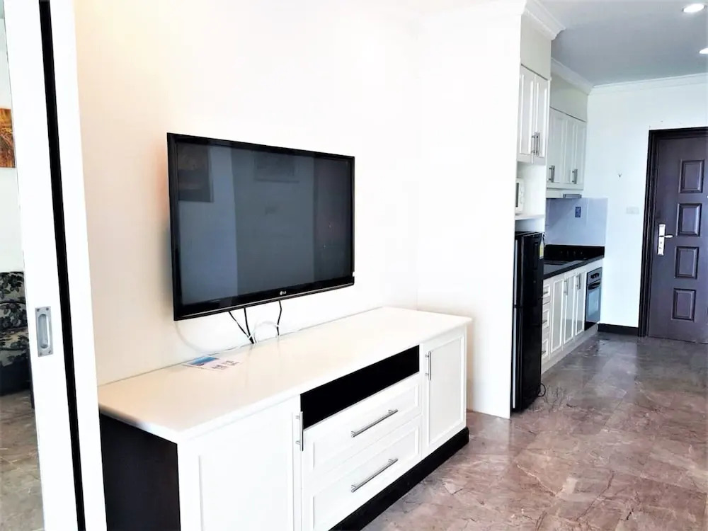 30th Floor Beach Condo With Stunning sea Views