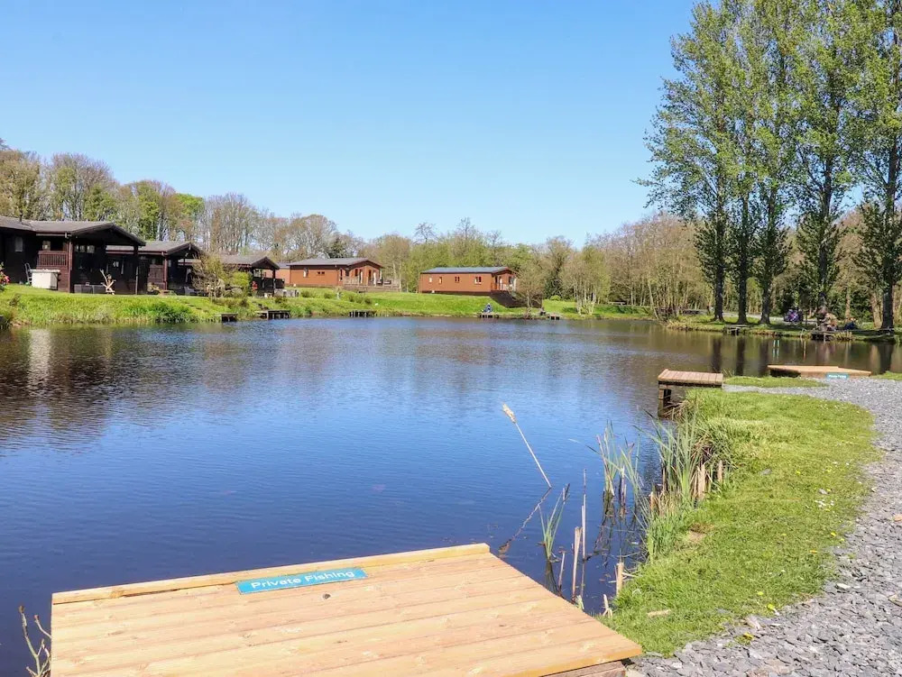 Lakeside Lodge