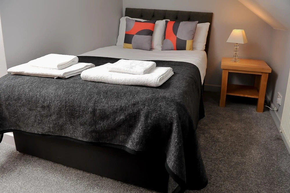 Select Serviced Accommodation - Canal Walk