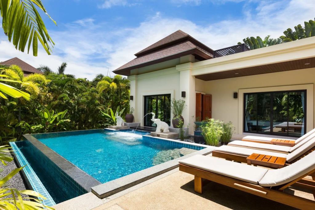 VILLA TOBA Pool Baan Bua Estate Naiharn beach