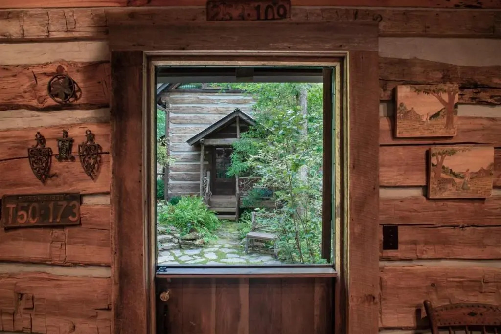 Aunt Babbies Cabin · Aunt Babbies Cabin