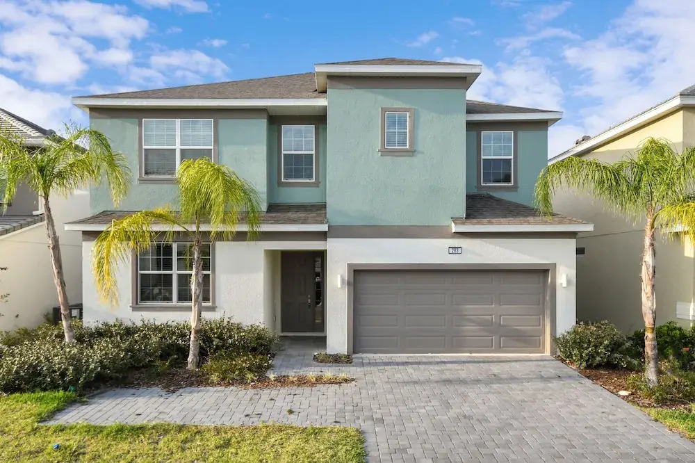 Lakeview Spacious 12br Themed Home Game/Pool/Spa