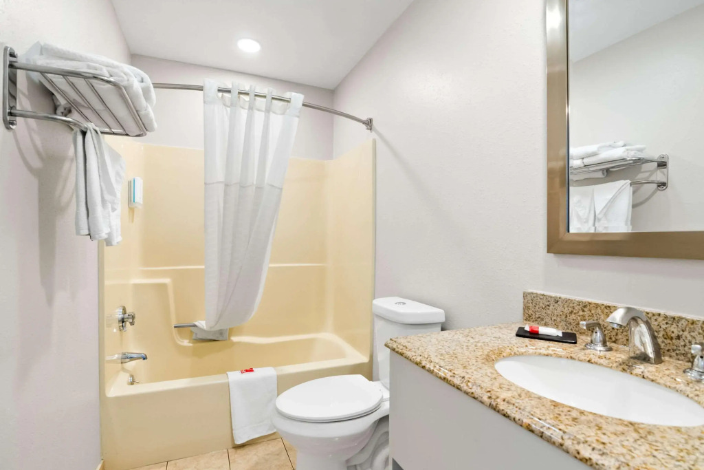 Econo Lodge Bethel - Danbury