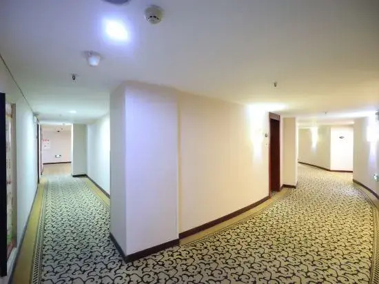 QMAX Peninsula Hotel (Huainan Top 100 Business and Trade)