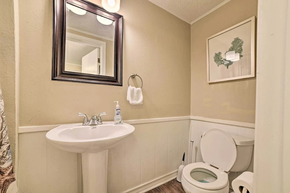 Rockport Bayfront Studio w/ Patio: 'casa Familia'