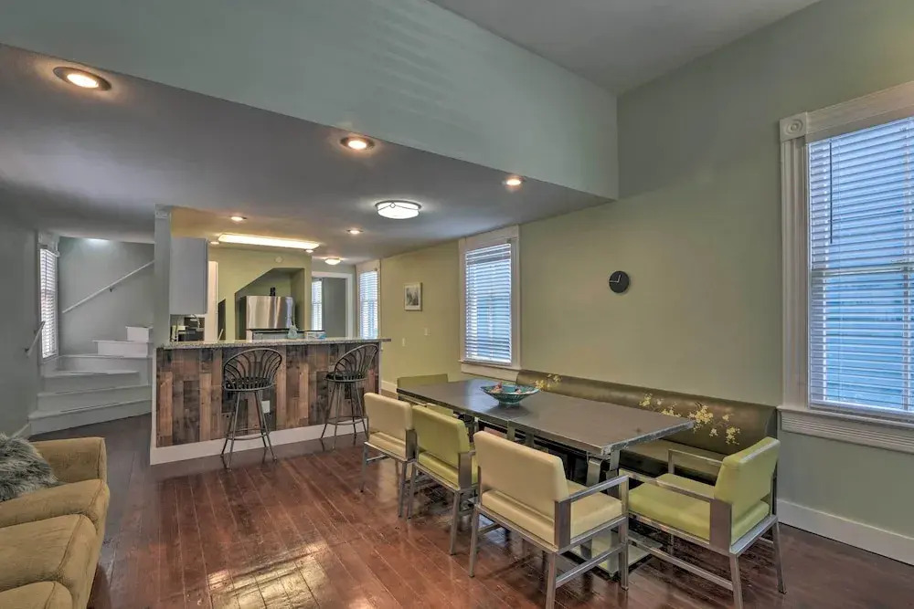Home w/ Patio & Grill: 2 Mi to Galveston Seawall!