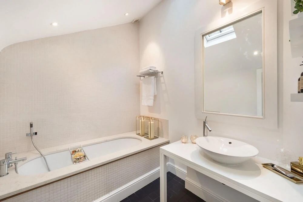 Prime Knightsbridge Mews - 4 bed House