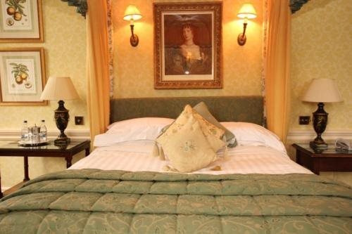 The Shelleys Hotel