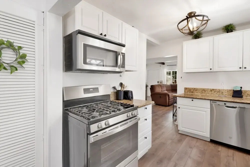 2137-summers Past Cottage 2 Bedroom Home by Redawning