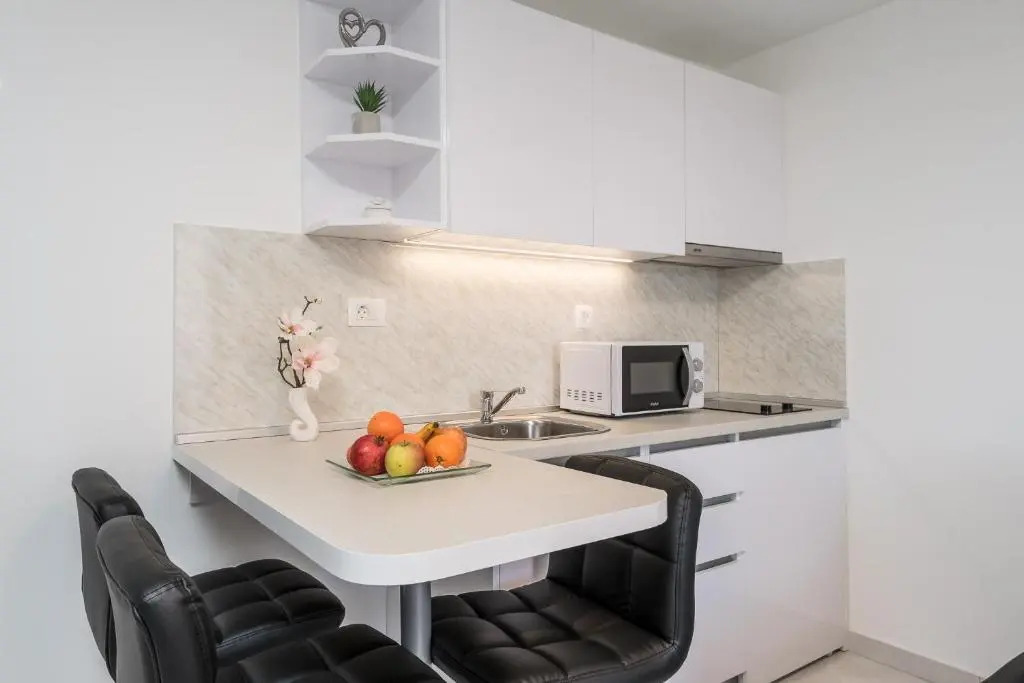 S & V Deluxe Apartments