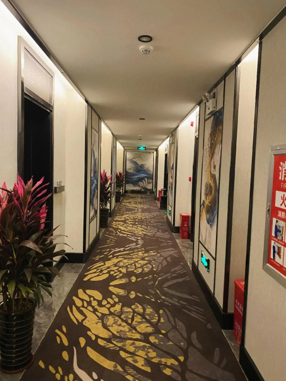 Fangcheng Zhongxuan Element Hotel