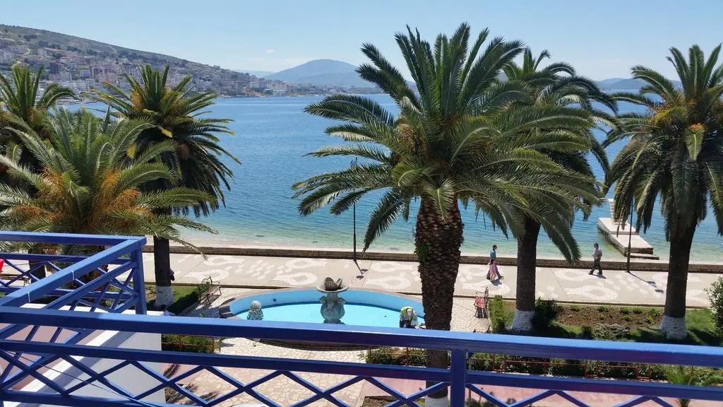 Hotel Ari