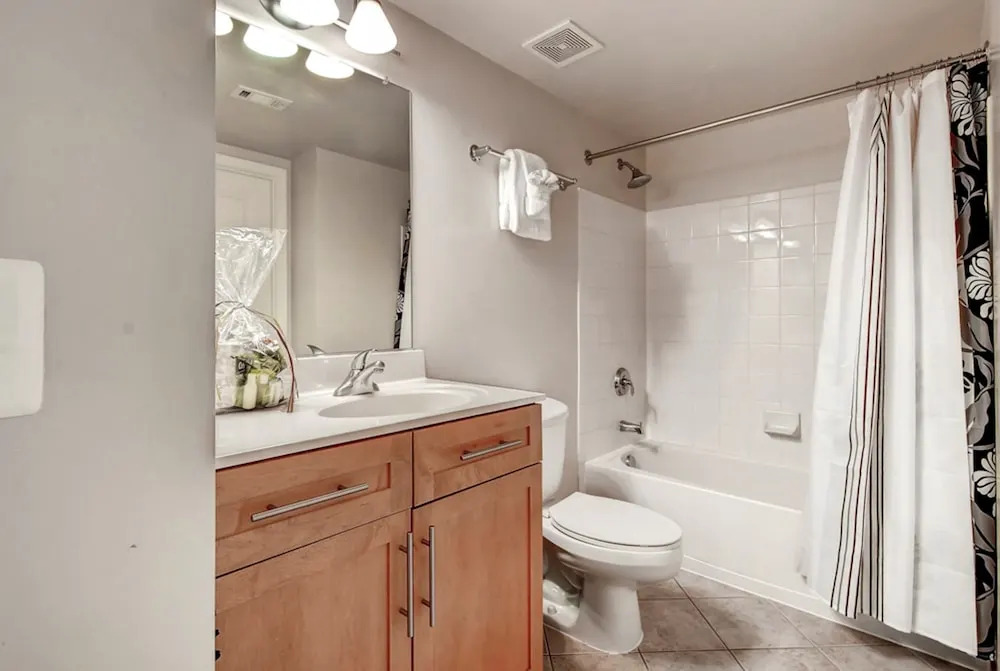 Global Luxury Suites at Town Center
