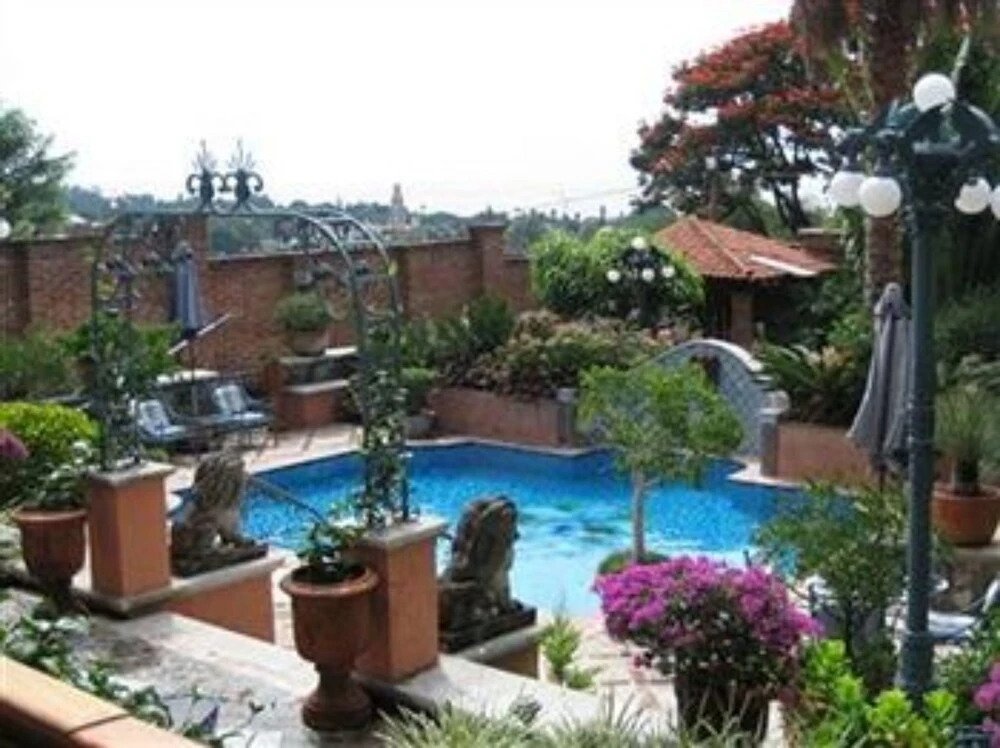 Casa Tres Leones