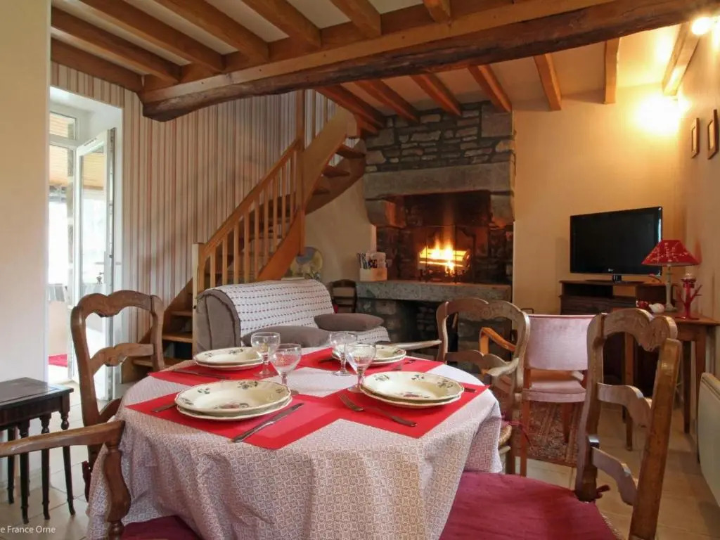 Maison chaleureuse avec WIFI et animaux acceptés près du Mont de Cerisy - FR-1-497-40