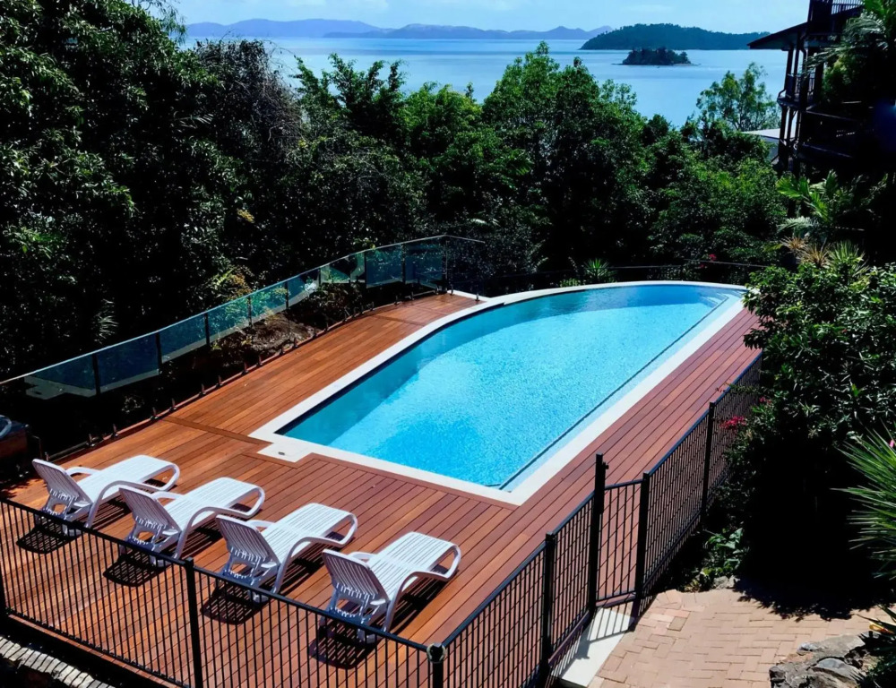 NEWLY BEAUTFULLY RENOVATED 16 The Casuarina - 3 Bedroom House With 180 Degree Ocean Views