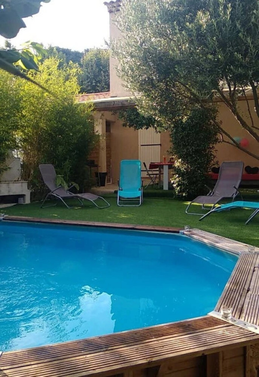 Studio in Marseille, With Pool Access, Enclosed Garden and Wifi - 11 km From the Beach