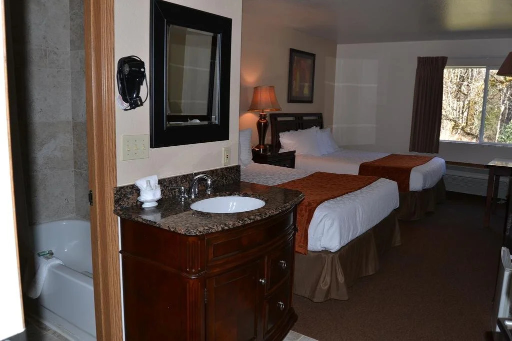 Crest Trail Lodge