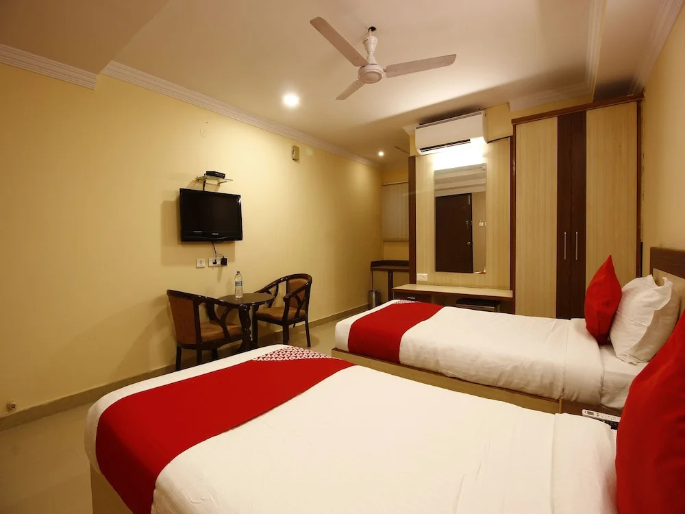 OYO Flagship 27863 Sri Sai Regency
