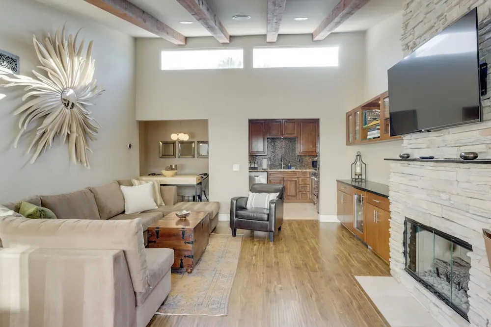 Dtwn Palm Springs Condo: Bbq, Pool, Fire Pit, Etc!