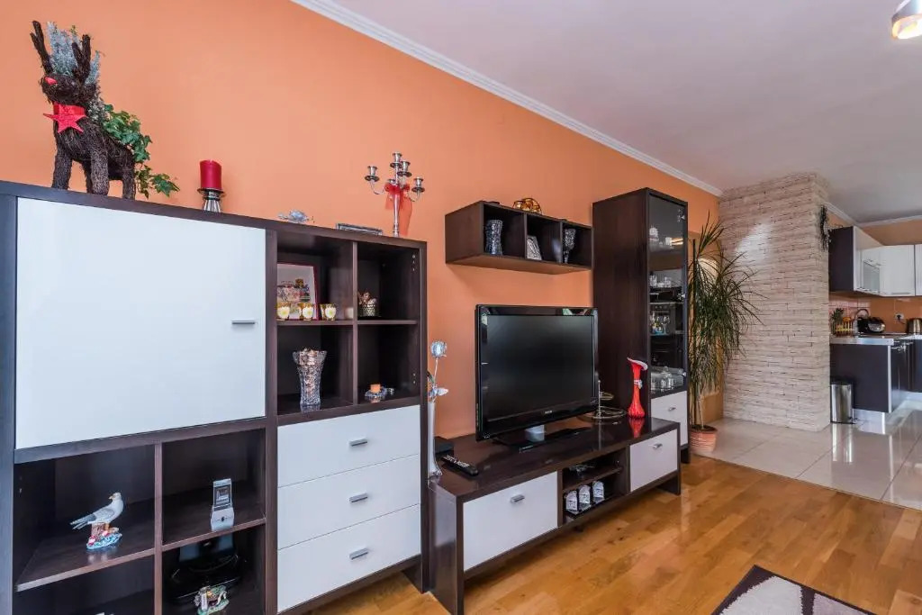 Kristina Apartments