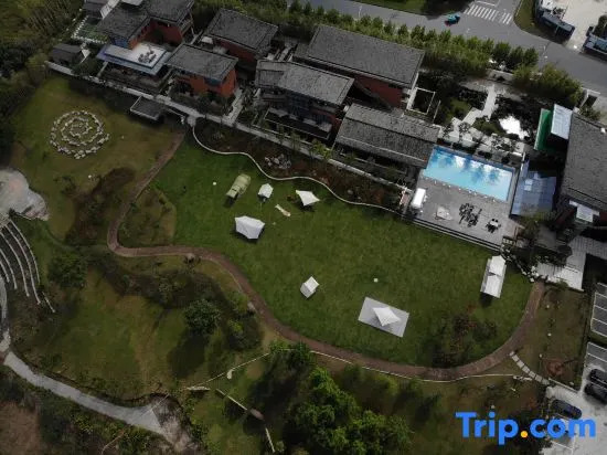 Jiuyan Bird's Nest Hotel